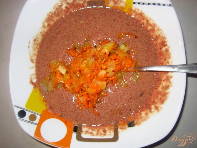 Фото приготовление рецепта: Печеночное суфле с рисом и овощами шаг №3