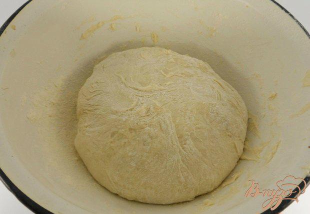 Фото приготовление рецепта: Пирожки жаренные из заварного дрожжевого теста шаг №4