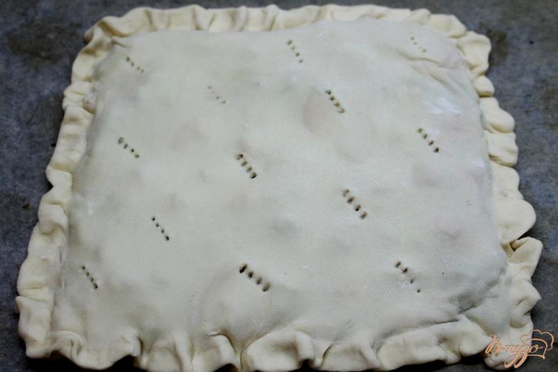 Фото приготовление рецепта: Слоеный пирог с болгарским перцем шаг №6