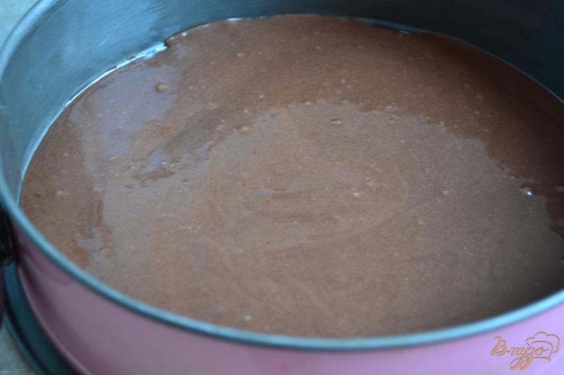 Фото приготовление рецепта: Пирог шоколадно-творожный шаг №4