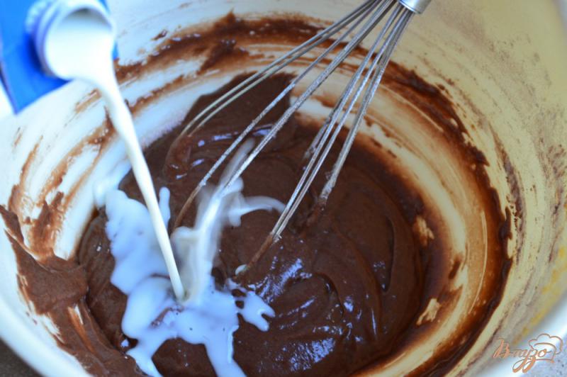 Фото приготовление рецепта: Пирог шоколадно-творожный шаг №3