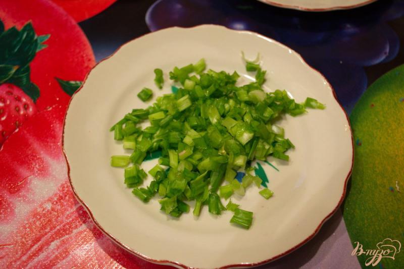 Фото приготовление рецепта: Капустный салат с ветчиной и грибами шаг №3