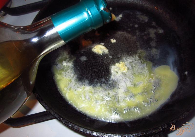Фото приготовление рецепта: Неочищенные креветки в чесночно-сладком соусе шаг №2