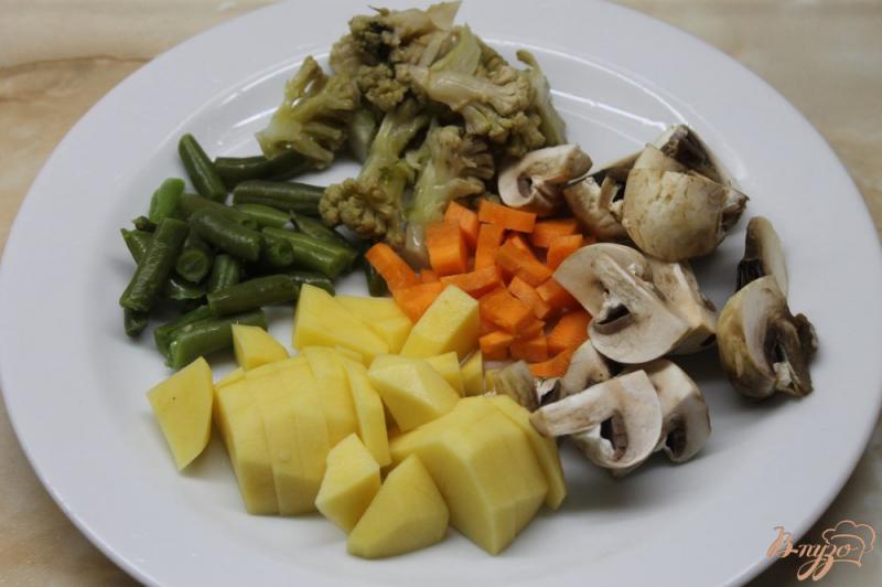Фото приготовление рецепта: Запеченная курица с овощным рататуем шаг №3