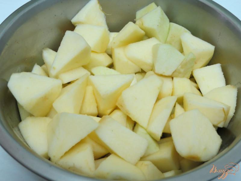 Фото приготовление рецепта: Слойка с яблоками шаг №2