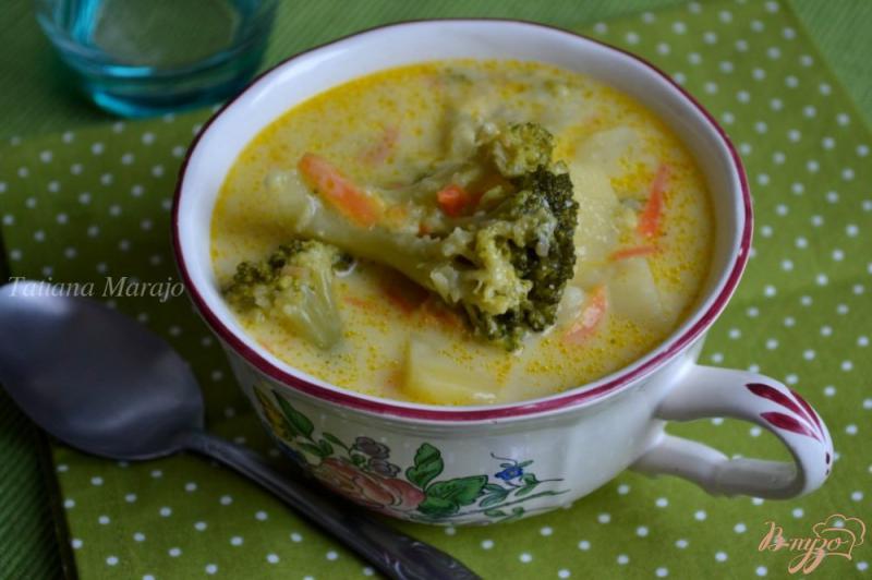 Фото приготовление рецепта: Сливочный суп с капустой брокколи шаг №5