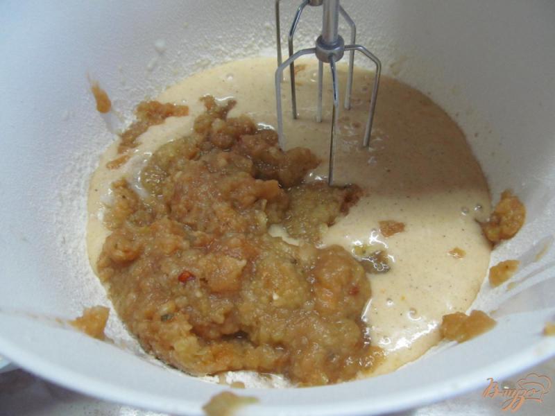 Фото приготовление рецепта: Яблочные кексы шаг №4
