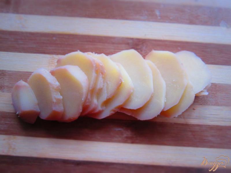 Фото приготовление рецепта: Порционная запеканка с кальмарами и креветками шаг №2