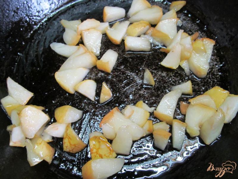 Фото приготовление рецепта: Блинчики на молоке и сливочном масле с яблочной начинкой шаг №9