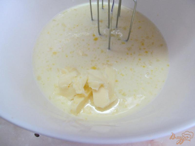 Фото приготовление рецепта: Блинчики на молоке и сливочном масле с яблочной начинкой шаг №3