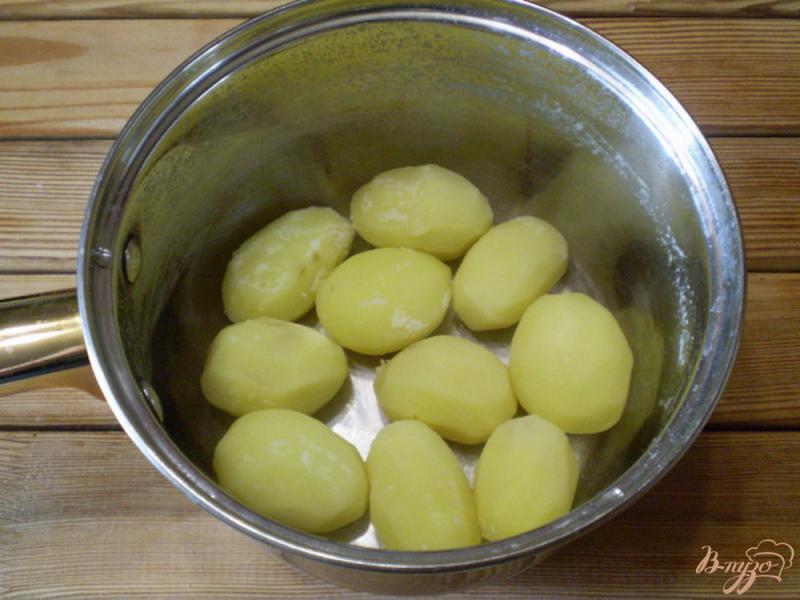 Фото приготовление рецепта: Шашлычки из картофеля в духовке шаг №2
