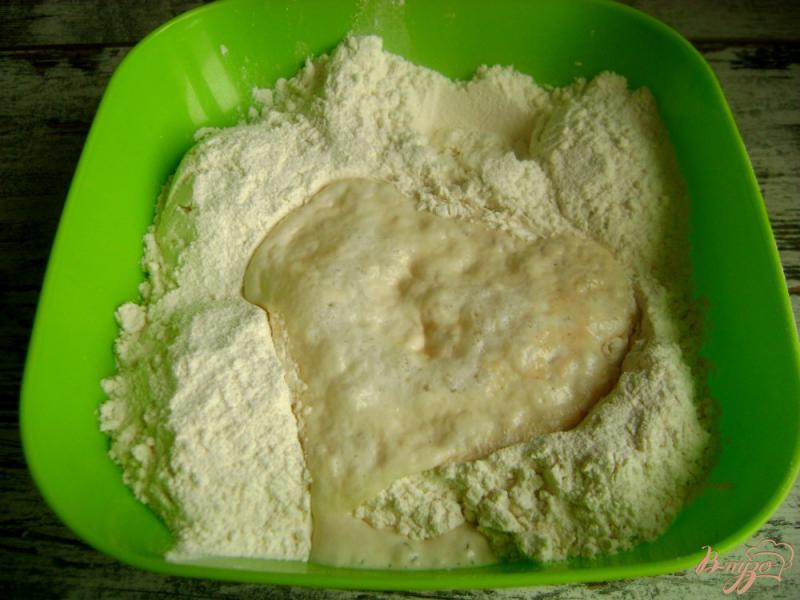 Фото приготовление рецепта: Банкетные мини-пирожки с семгой и рисом шаг №3