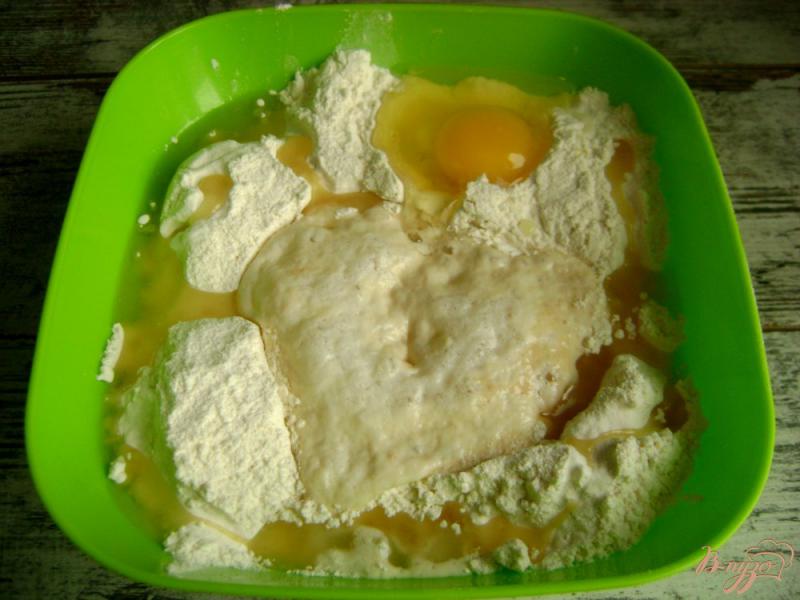 Фото приготовление рецепта: Банкетные мини-пирожки с семгой и рисом шаг №4