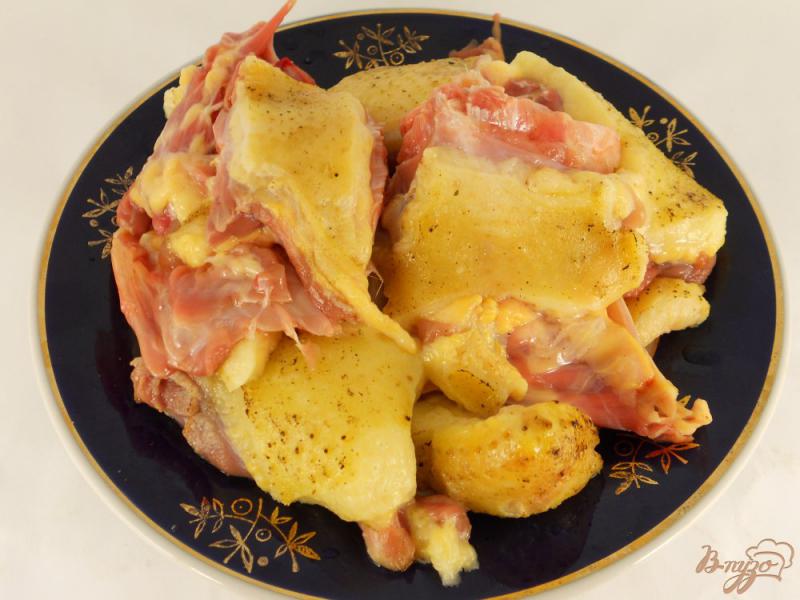 Фото приготовление рецепта: Картофель тушеный с уткой в мультиварке шаг №1