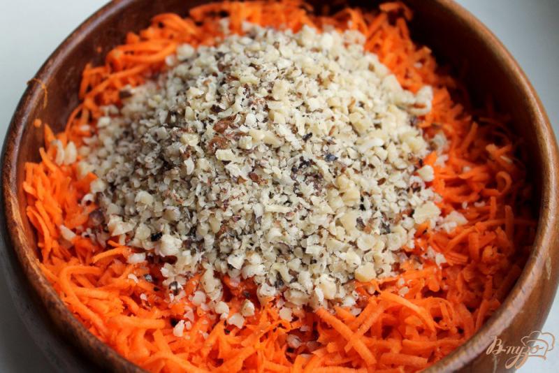 Фото приготовление рецепта: Морковный салат с сыром шаг №3