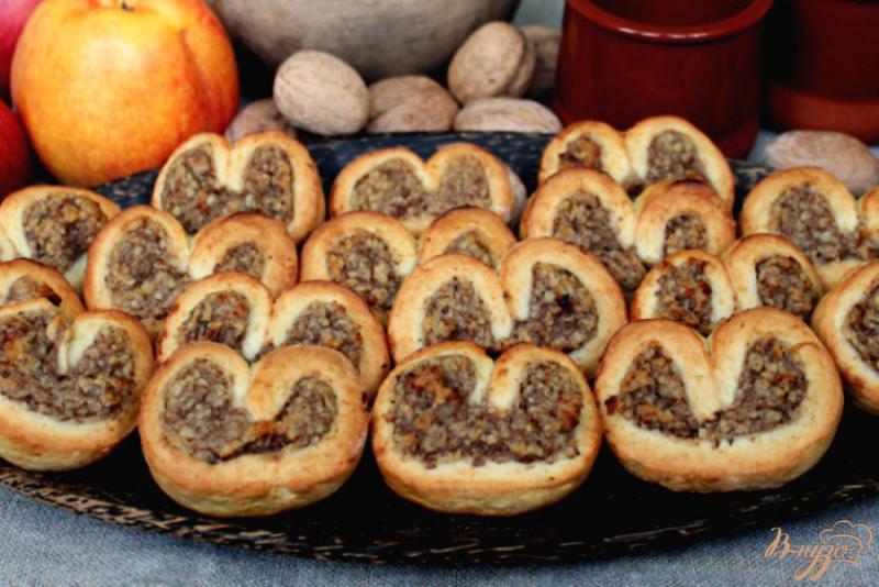 Фото приготовление рецепта: Печенье с яблочным пюре и орехом шаг №8
