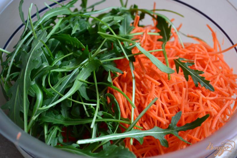 Фото приготовление рецепта: Салат из моркови, креветок и нута шаг №1