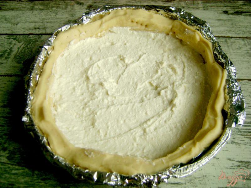 Фото приготовление рецепта: Творожно-черничный пирог на 23е февраля шаг №8