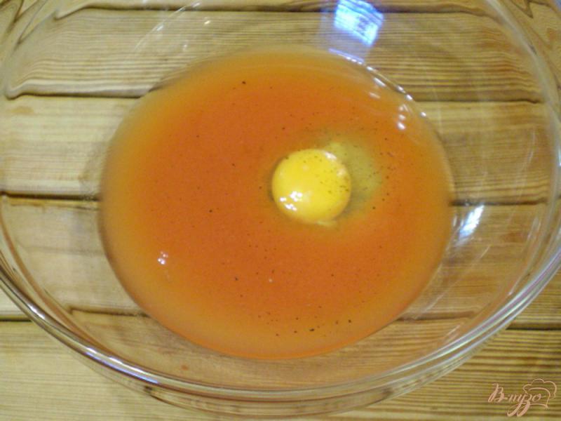 Фото приготовление рецепта: Блинчики соленые из томатного сока шаг №1