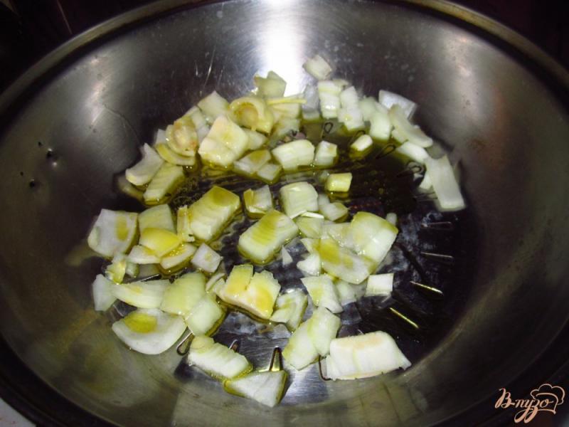 Фото приготовление рецепта: Гречнево-мясные тефтели в сливочном соусе шаг №4