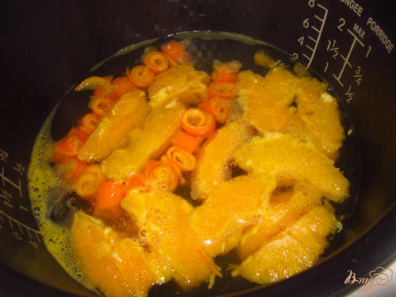 Фото приготовление рецепта: Варенье из апельсиновых корок и яблок шаг №6