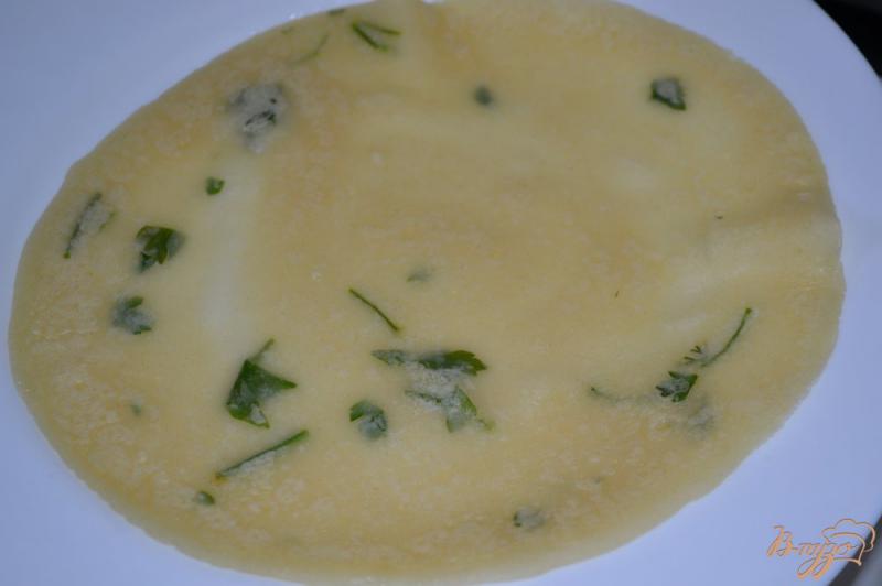Фото приготовление рецепта: Постные блины с картофелем и зеленью шаг №5