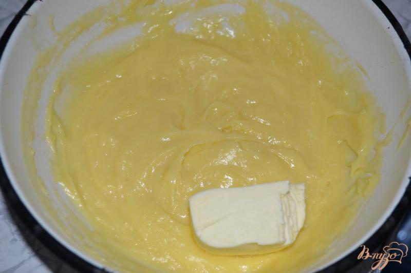Фото приготовление рецепта: Шоколадный бисквит с нежным кремом шаг №8