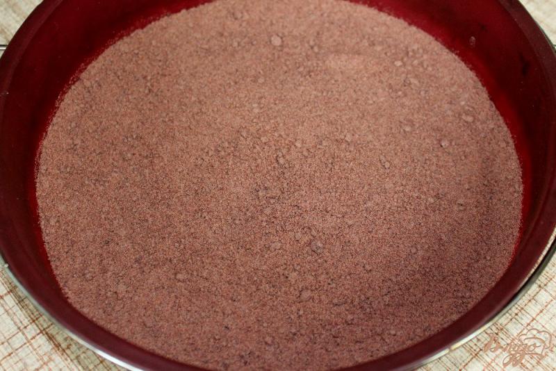 Фото приготовление рецепта: Шоколадный пирог с творожным суфле шаг №3