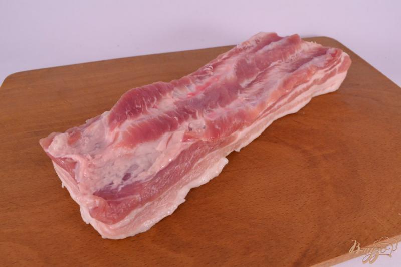 Фото приготовление рецепта: Грудинка свиная с чесноком и перцем в мультиварке шаг №1