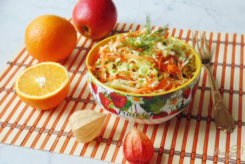 Фото приготовление рецепта: Салат из пекинской капусты с апельсиновой заливкой шаг №8