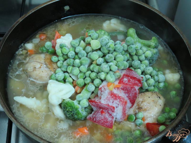 Фото приготовление рецепта: Голени с овощами шаг №8