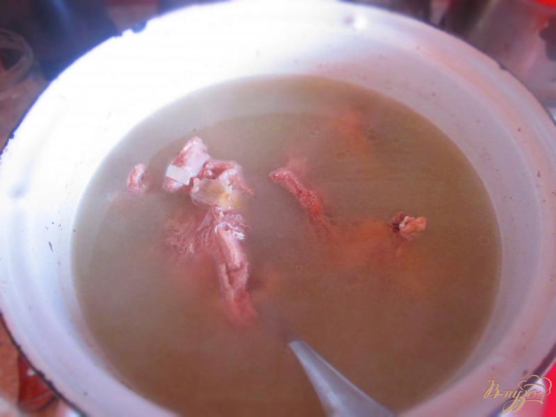 Фото приготовление рецепта: Суп с кроликом и фасолью на молоке шаг №1