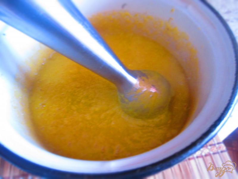 Фото приготовление рецепта: Крем суп с тыквы и яблок шаг №4