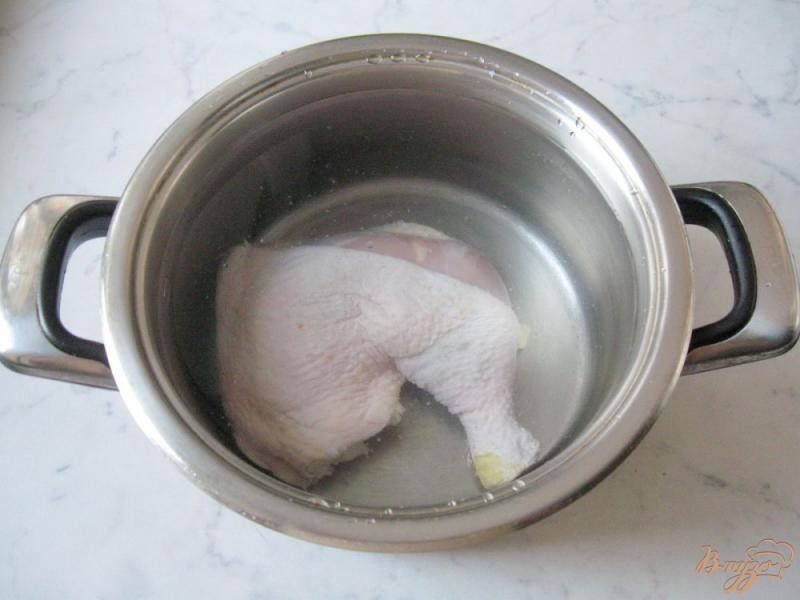 Фото приготовление рецепта: Куриный суп с вермишелью и зеленым горошком шаг №1