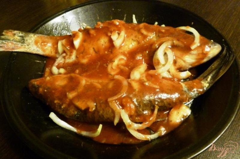 Фото приготовление рецепта: Язи, запеченные в томато-имбирном соусе шаг №3