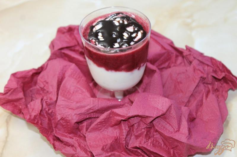Фото приготовление рецепта: Десерт вишнево - сметанный шаг №7