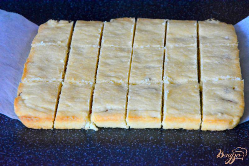 Фото приготовление рецепта: Песочное печенье с манкой шаг №6