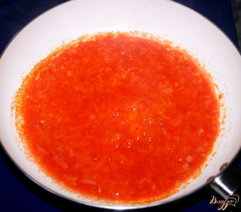 Фото приготовление рецепта: Домашняя паста орекьетте в томатном соусе с креветками шаг №11