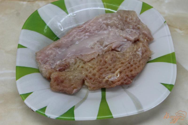 Фото приготовление рецепта: Куриная отбивная в сырной панировке с грибами шаг №2