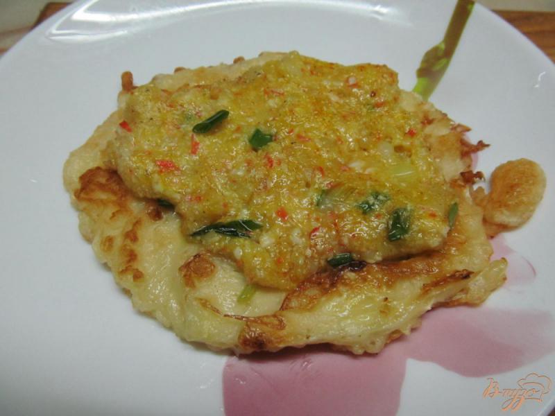 Фото приготовление рецепта: Овощной мильфей из капусты картофеля и крабовых палочек шаг №11