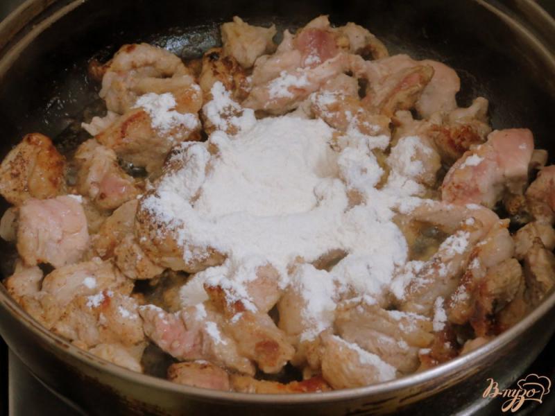 Фото приготовление рецепта: Свинина в соусе шаг №4
