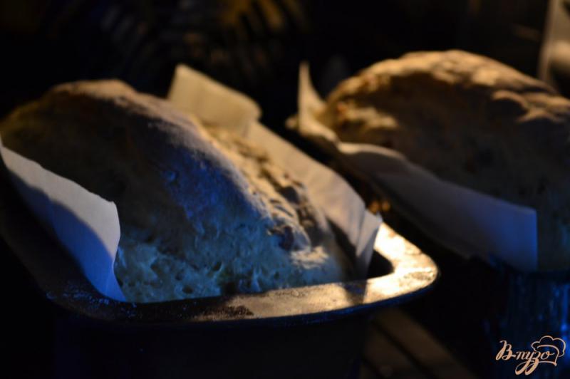 Фото приготовление рецепта: Луковый хлеб с каштанами шаг №6