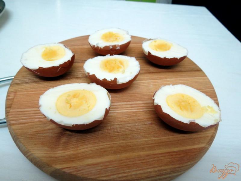 Фото приготовление рецепта: Яйца фаршированные в скорлупе (Jajka faszerowane w skorupce ) шаг №1
