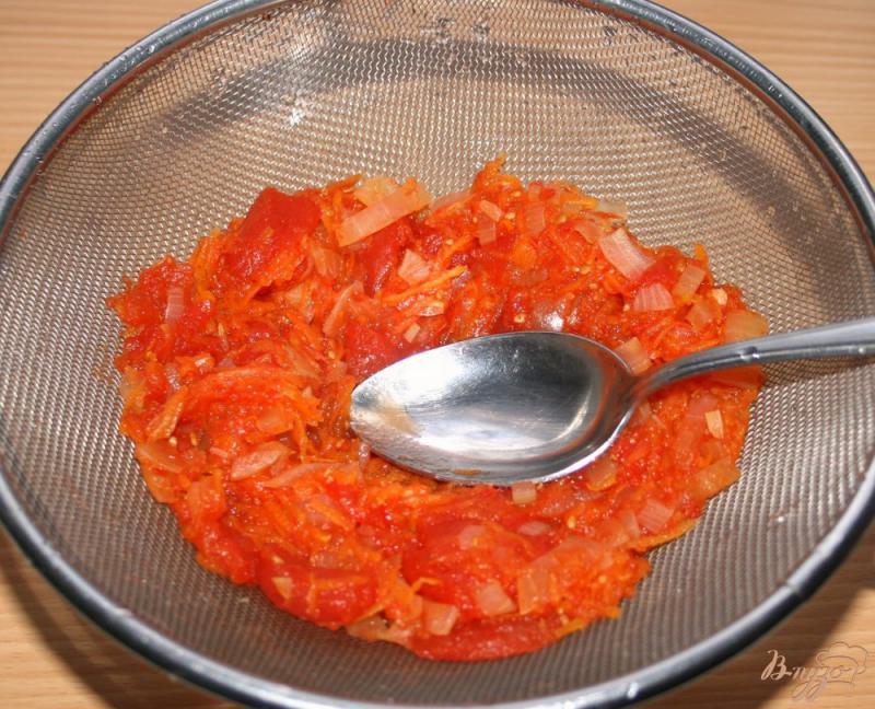 Фото приготовление рецепта: Хрустящий лосось с овощным соусом шаг №7