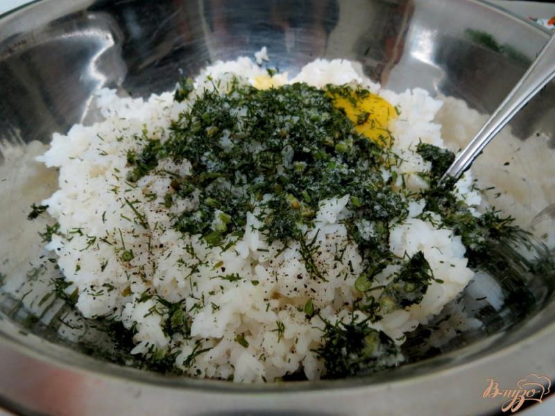 Фото приготовление рецепта: Щавелевый суп с рисовыми шариками шаг №2