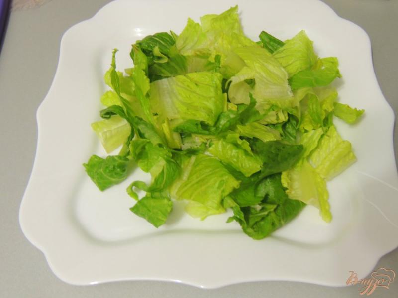 Фото приготовление рецепта: Салат с лососем шаг №4