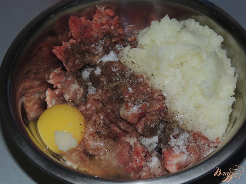 Фото приготовление рецепта: Мясной рулет с рисом и грибами шаг №1