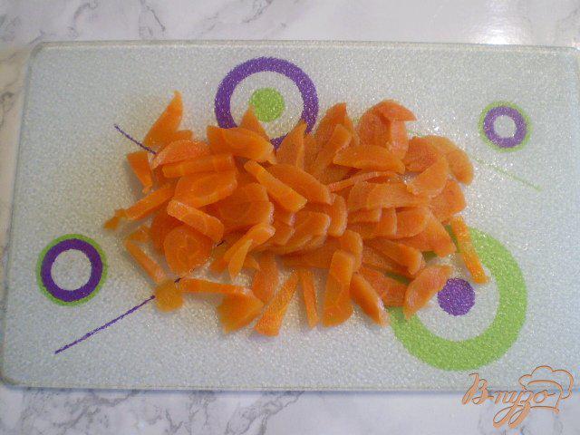 Фото приготовление рецепта: Морской салат с морковью и огурцом шаг №3