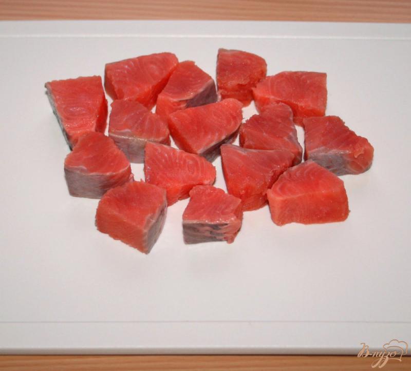 Фото приготовление рецепта: Салат с запеченным лососем в кунжутной панировке шаг №1