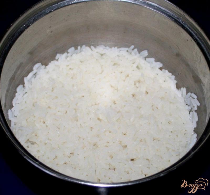 Фото приготовление рецепта: Куриные «тарелочки» с рисом и ветчиной шаг №3